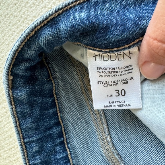 HIDDEN “HAPPI” CROP FLARE JEANS - Picture 4 of 6